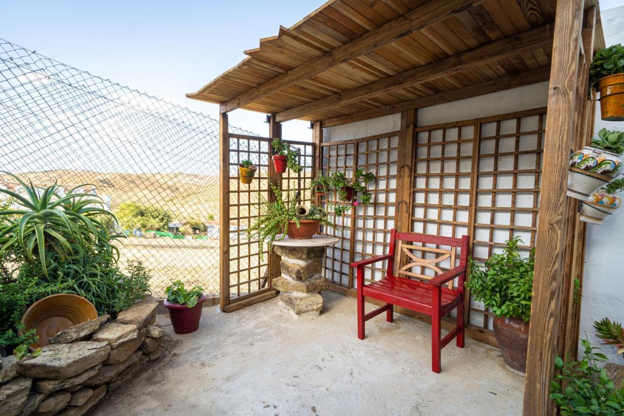 Hostal Vista A La Sierra Valle de Abdalagis Bagian luar foto