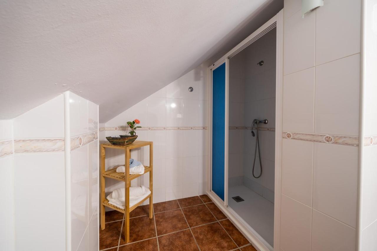 Hostal Vista A La Sierra Valle de Abdalagis Bagian luar foto