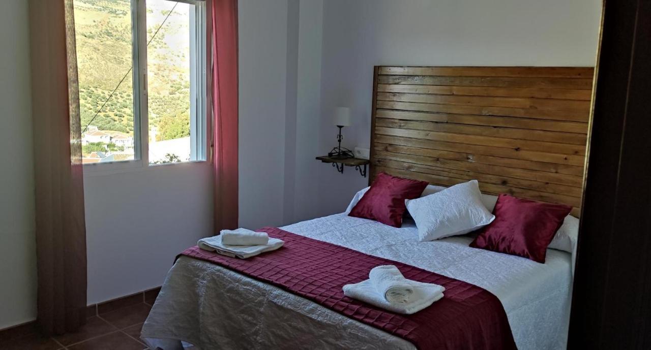 Hostal Vista A La Sierra Valle de Abdalagis Bagian luar foto