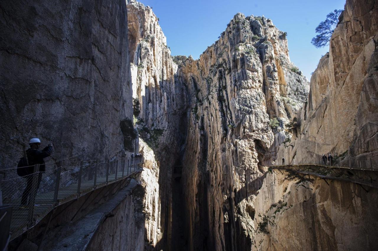 Hostal Vista A La Sierra Valle de Abdalagis Bagian luar foto