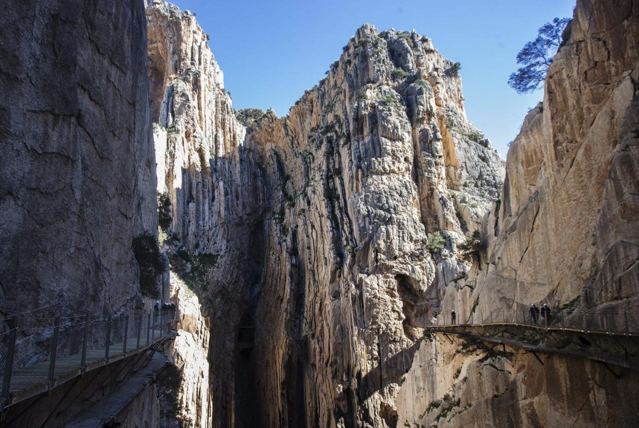 Hostal Vista A La Sierra Valle de Abdalagis Bagian luar foto