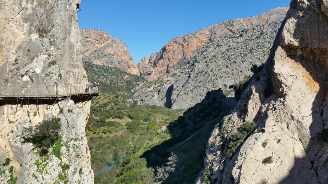 Hostal Vista A La Sierra Valle de Abdalagis Bagian luar foto