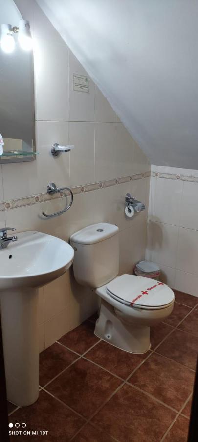 Hostal Vista A La Sierra Valle de Abdalagis Bagian luar foto